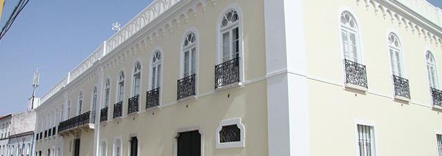 biblioteca-municipal-palacio-rojao