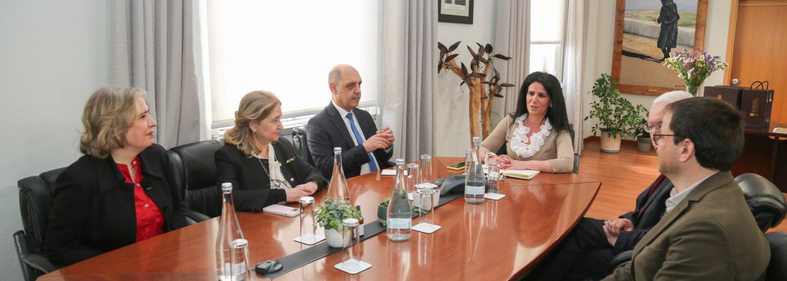 Ministro da Saúde reuniu em Reguengos de Monsaraz para analisar a falta de médicos no concelho