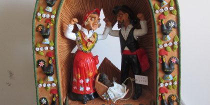 Monsaraz recebe exposição de presépios em cerâmica da coleção Cristóvam Dias